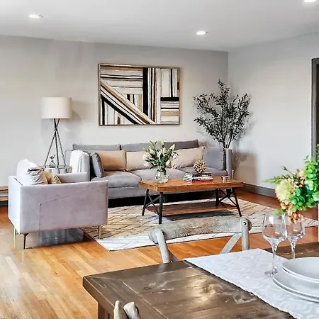 Spacious, Chic, Pristine&Free Parking!